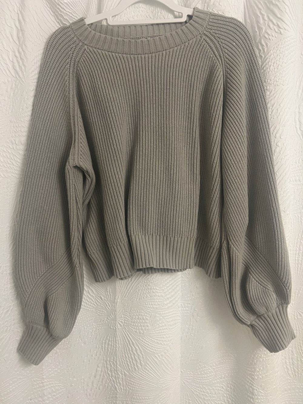 Ribbed Crewneck Balloon-Sleeve Sweater - Gray